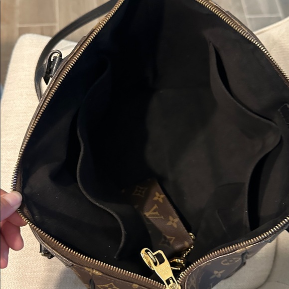 Louis Vuitton bag - Picture 8 of 8